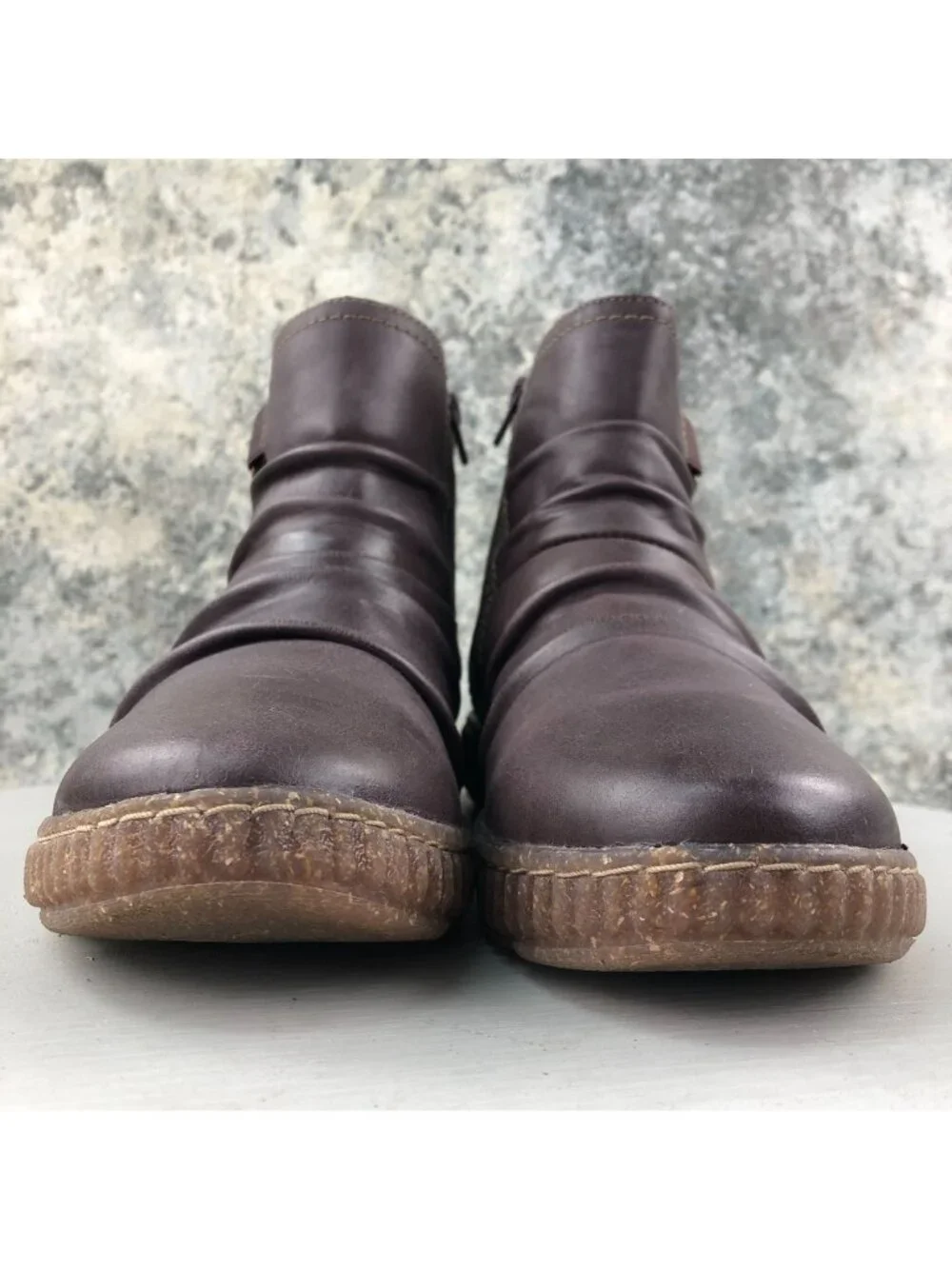 Clarks Women's Size 10M Collection Caroline Orchid Purple Ankle Booties Boots